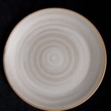 4 stoneware plates