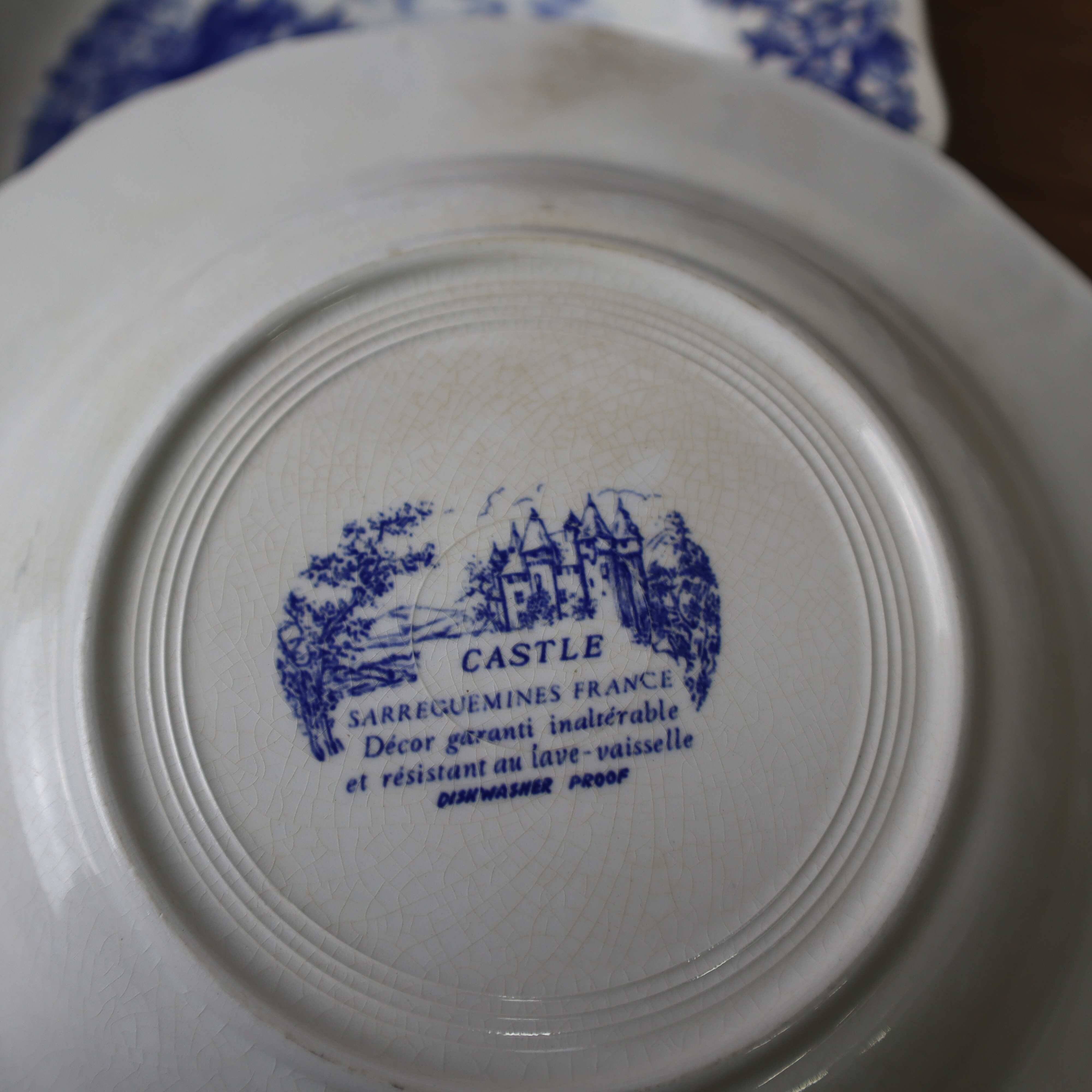 5 vintage Sarreguemines hollow plates, Castle model