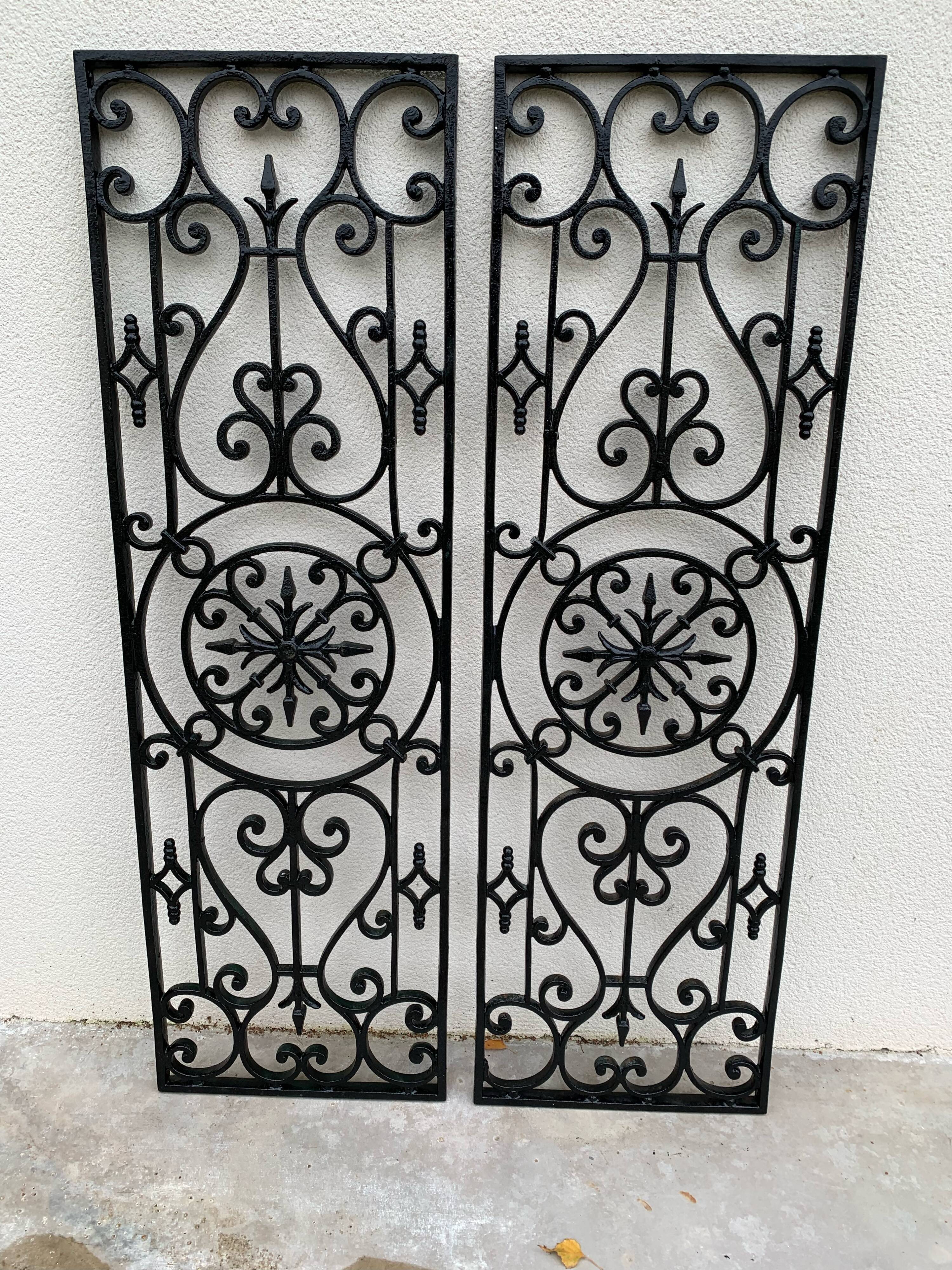 2 old art deco cast iron grid decorated with a rose window