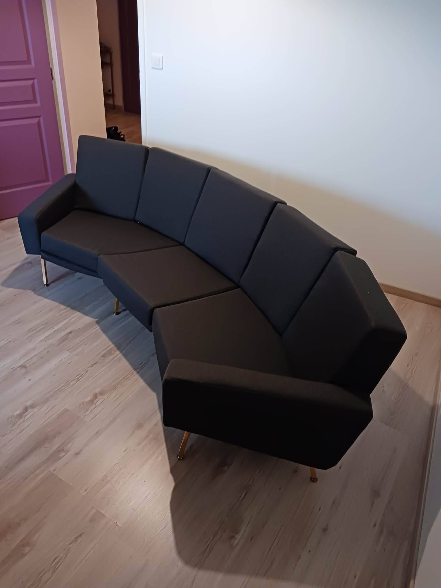 Panoramic model sofa produced by Airborne 1954 by Pierre Guariche