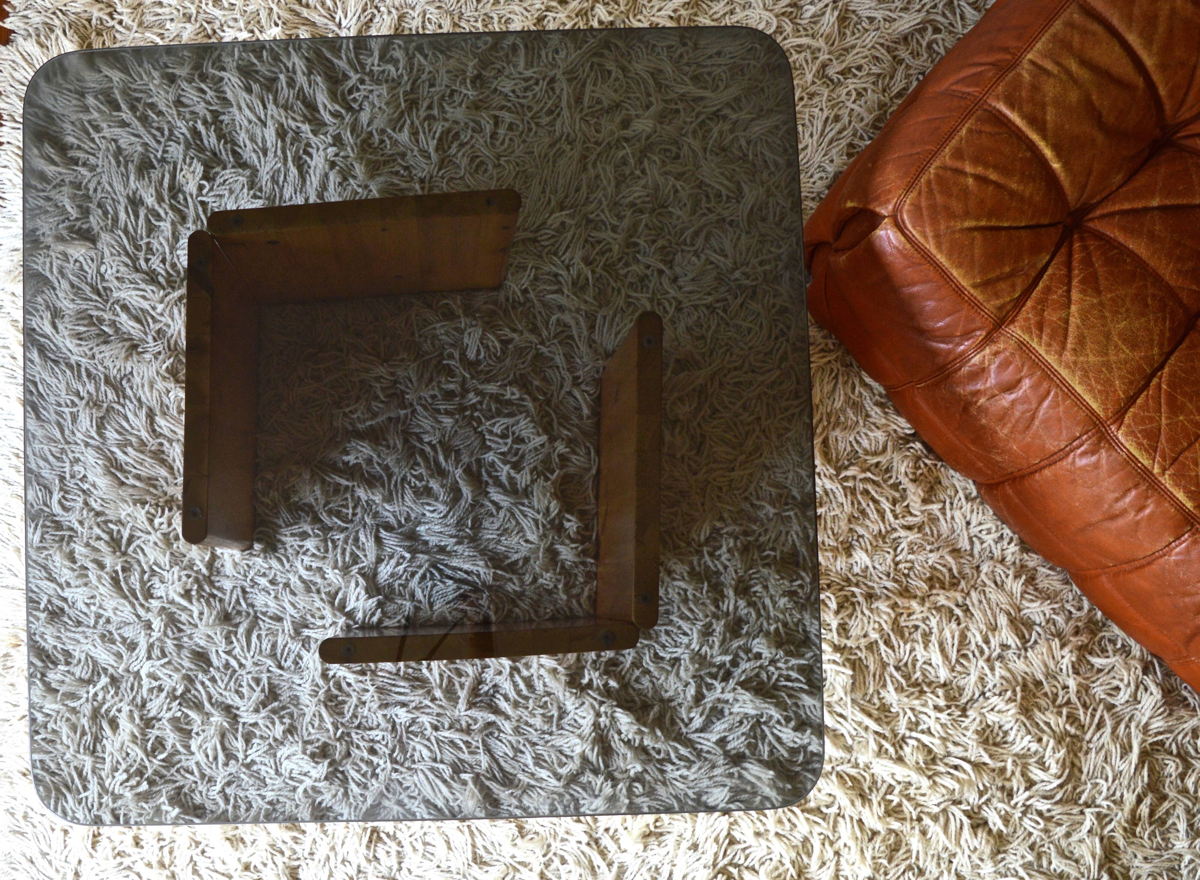 Lagun Ikea glass coffee table