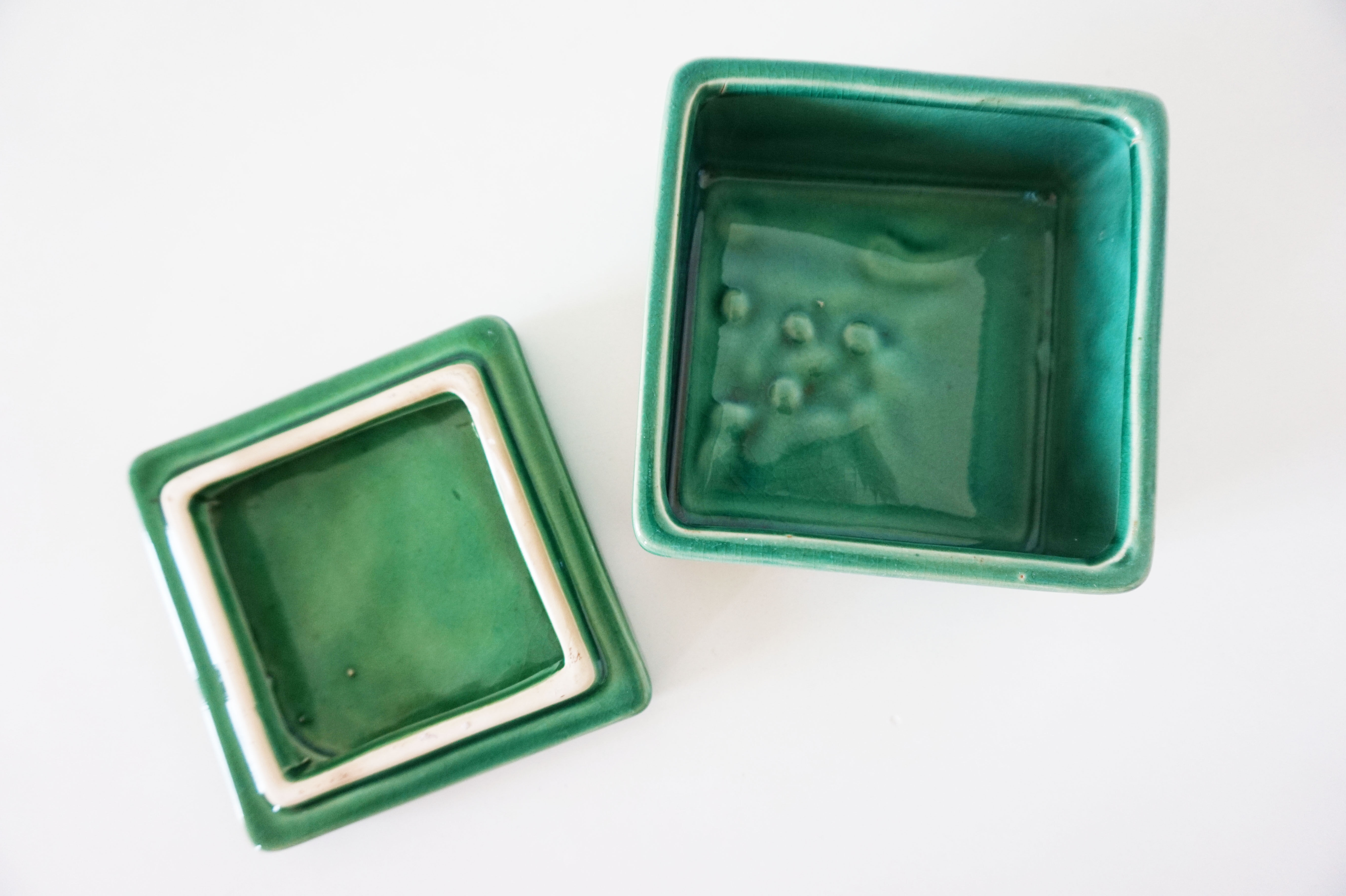 Green ceramic box