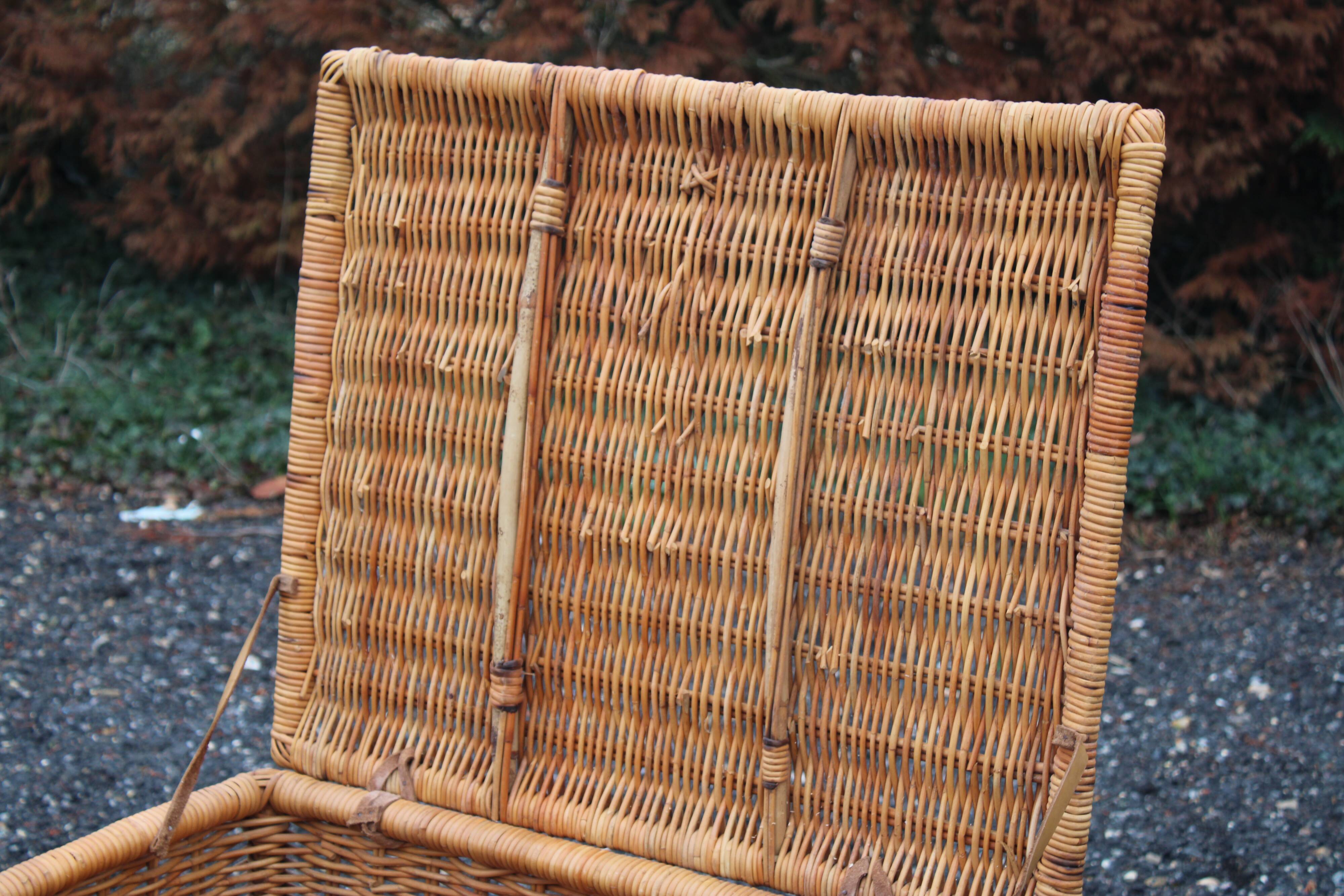 Wicker chest