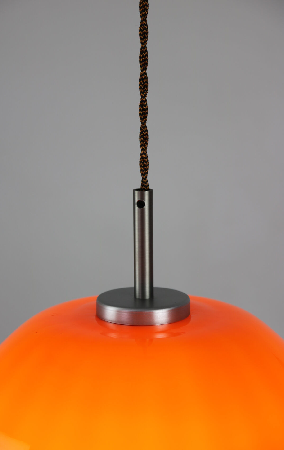 Suspension en verre orange du milieu du siècle