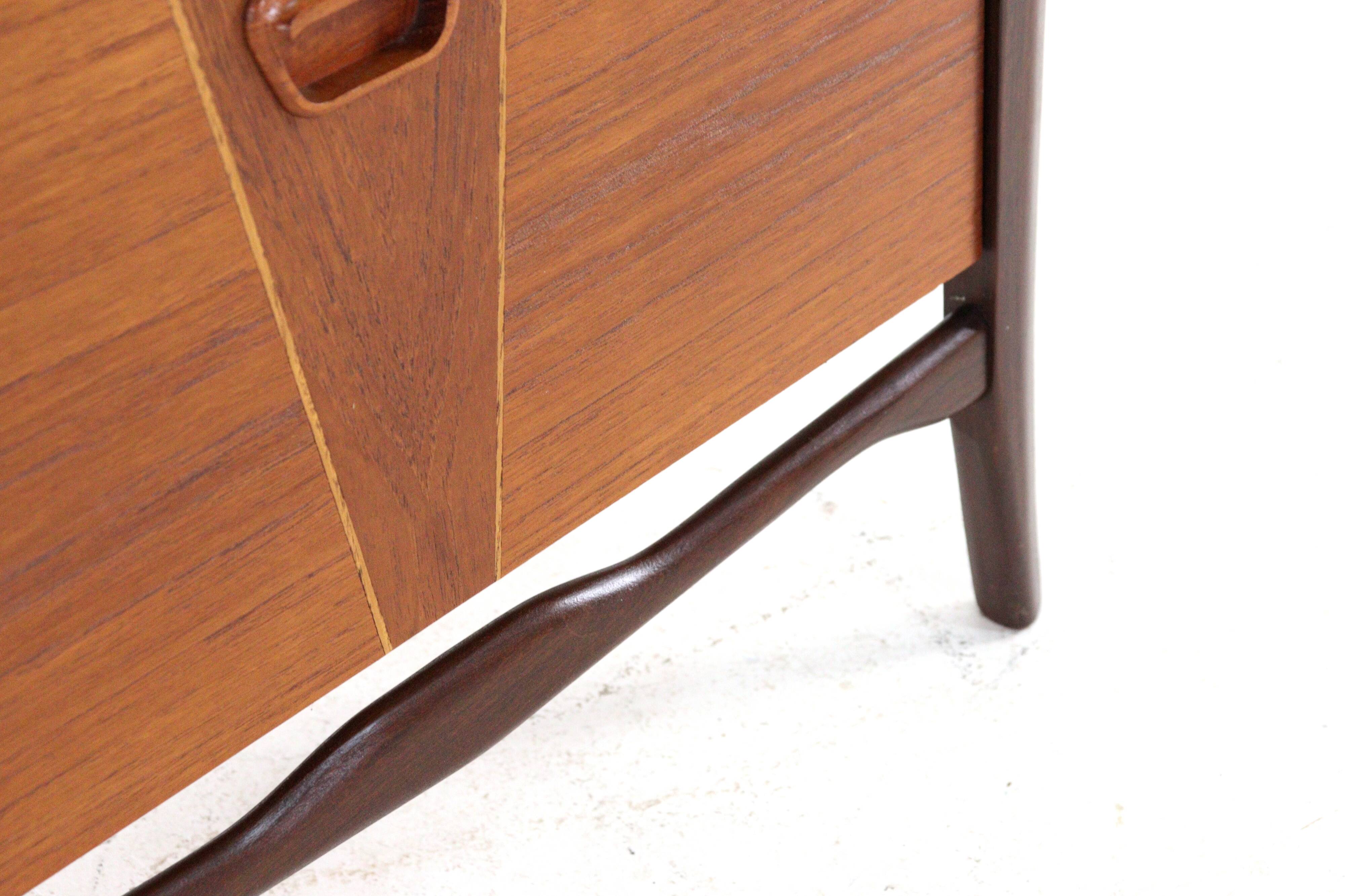 Set of 2 Nightstands 'Putte' - dutch design mid century in teak
