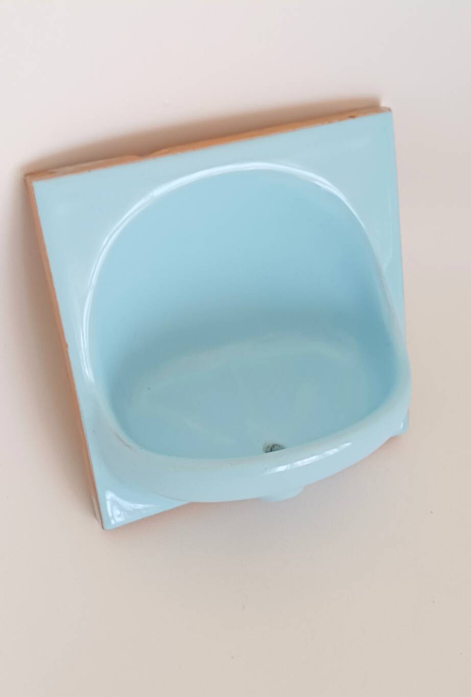 Ceramic soap dish
