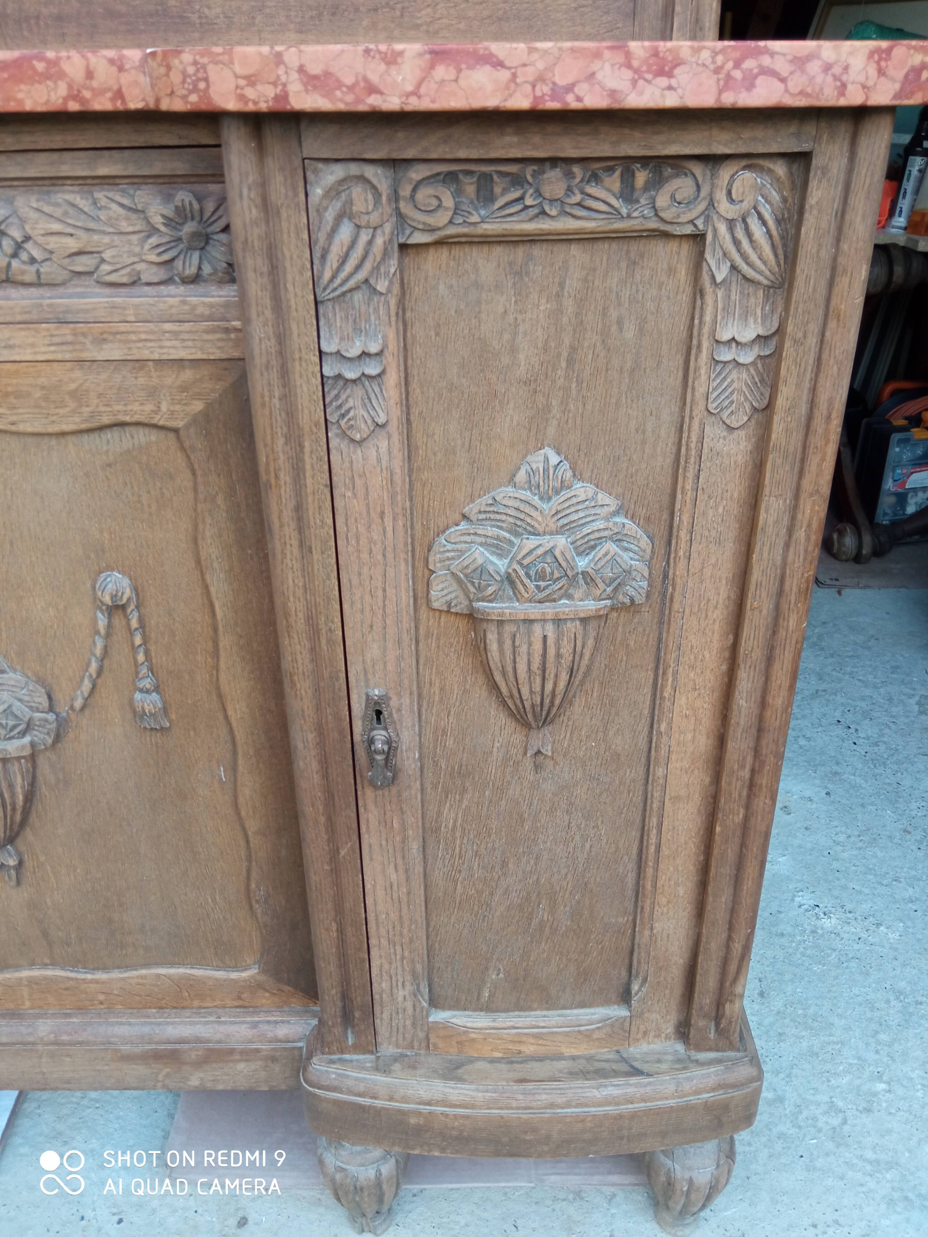 Art Deco serving buffet