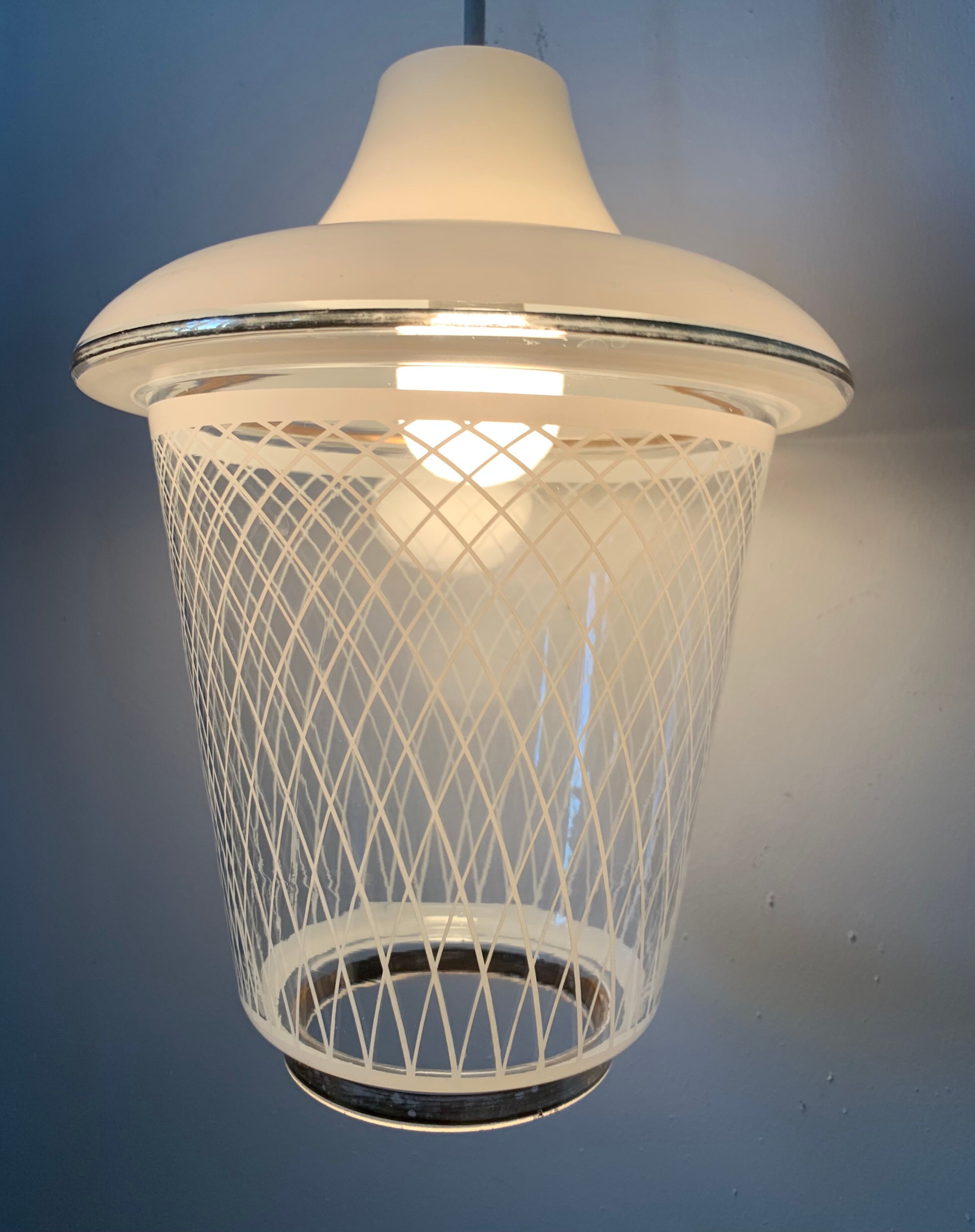 Lot de 2 suspensions verre années 50
