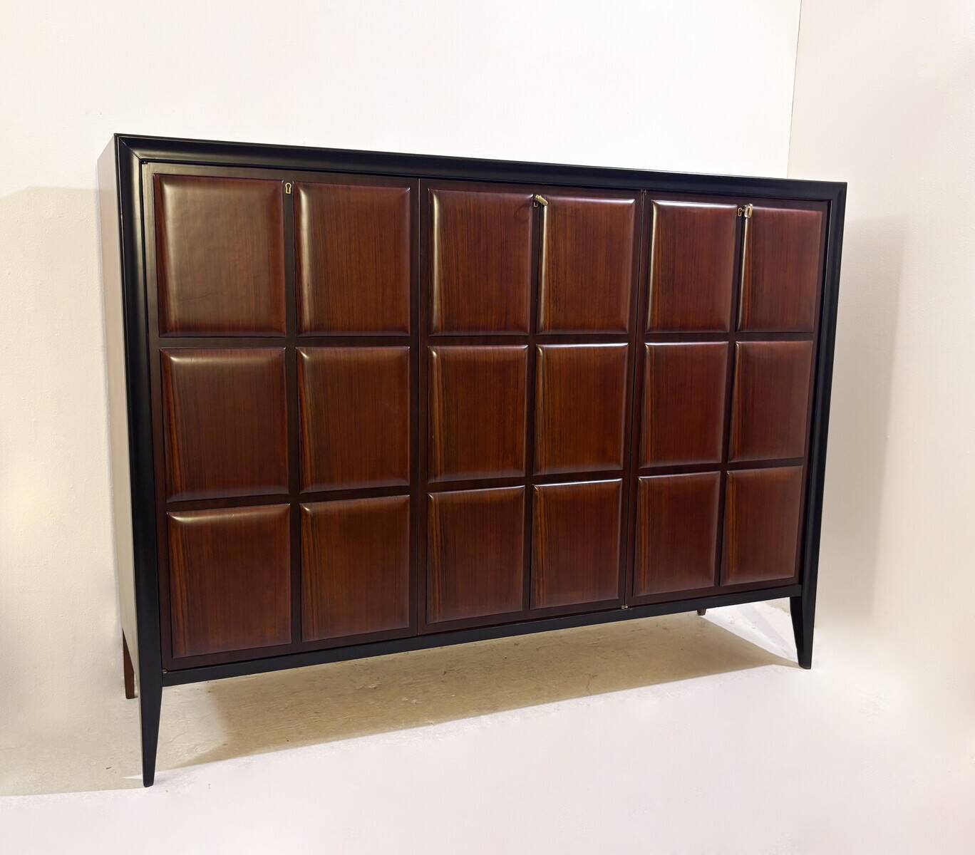 Mid-Century Modern Highboard in the style of Borsani, Italy, 1960s