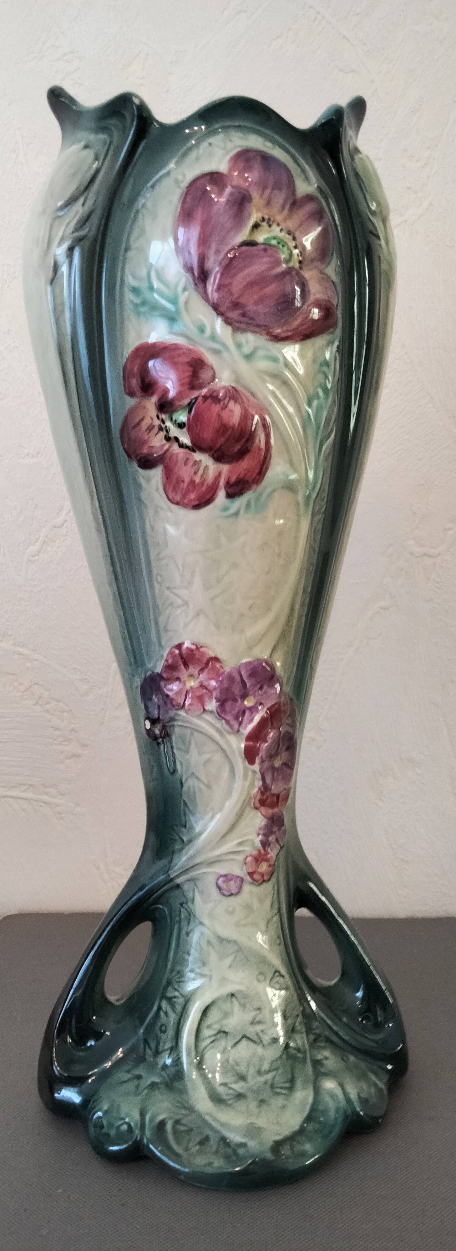Art deco vase