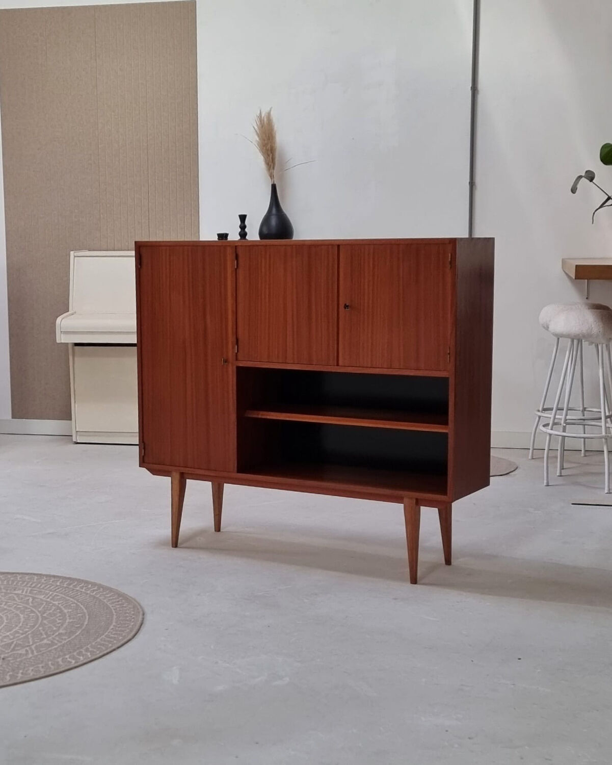 Armoire du milieu du siècle