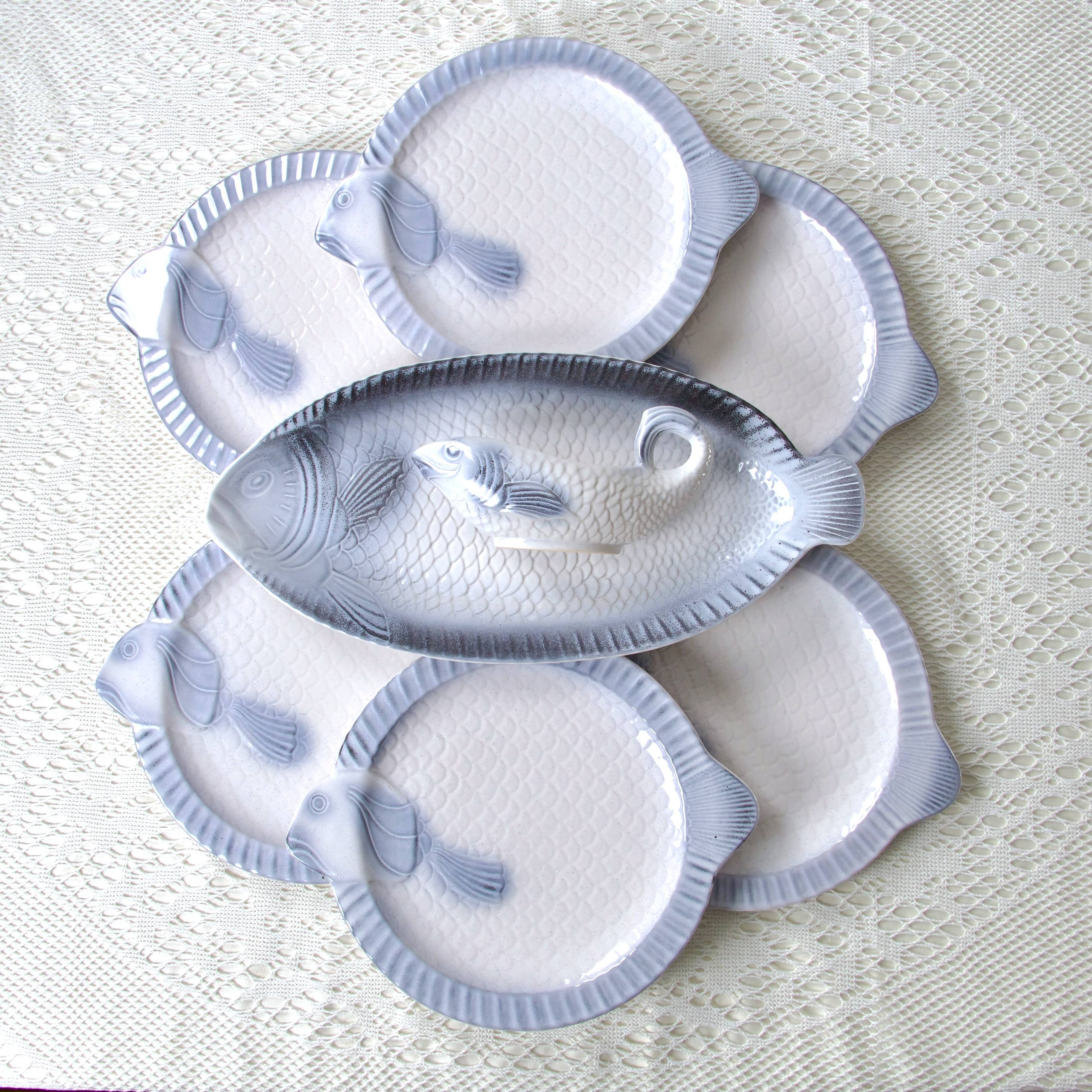 Antique fish-shaped earthenware dinner service signed West Germany Staffel