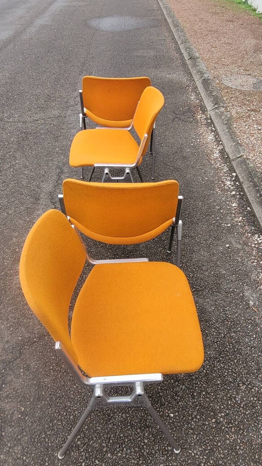 Series of 4 DSC chairs by Giancarlo Piretti for Anomina Castelli design