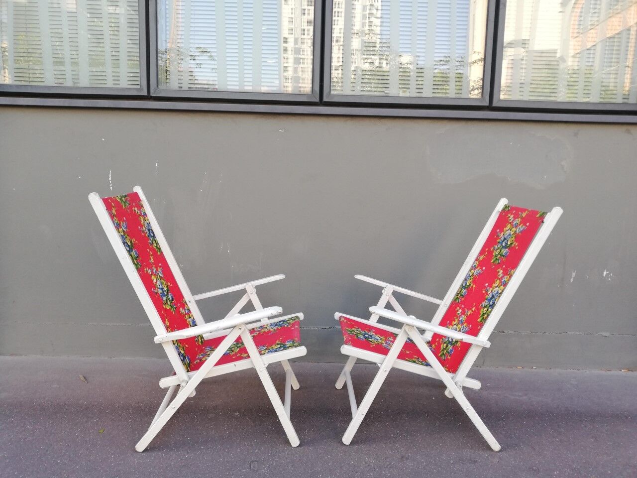 Pair of foldable garden chairs
