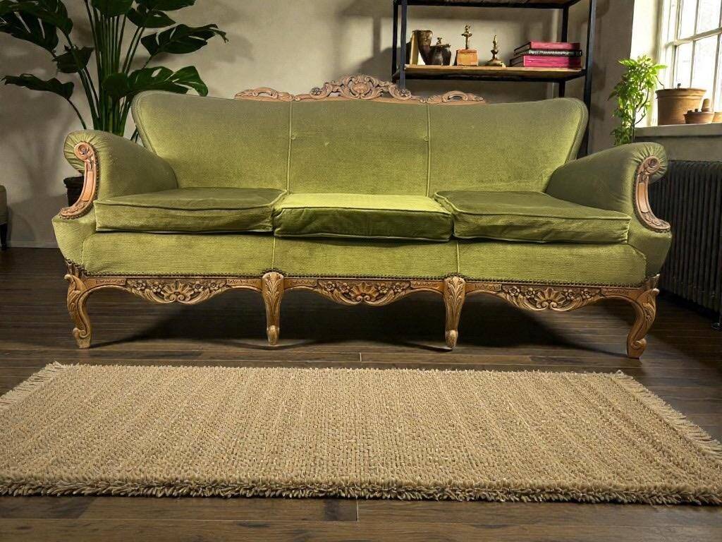 Vintage green baroque sofa / three-seater / sofa