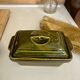 Beurrier vintage en majolique verte