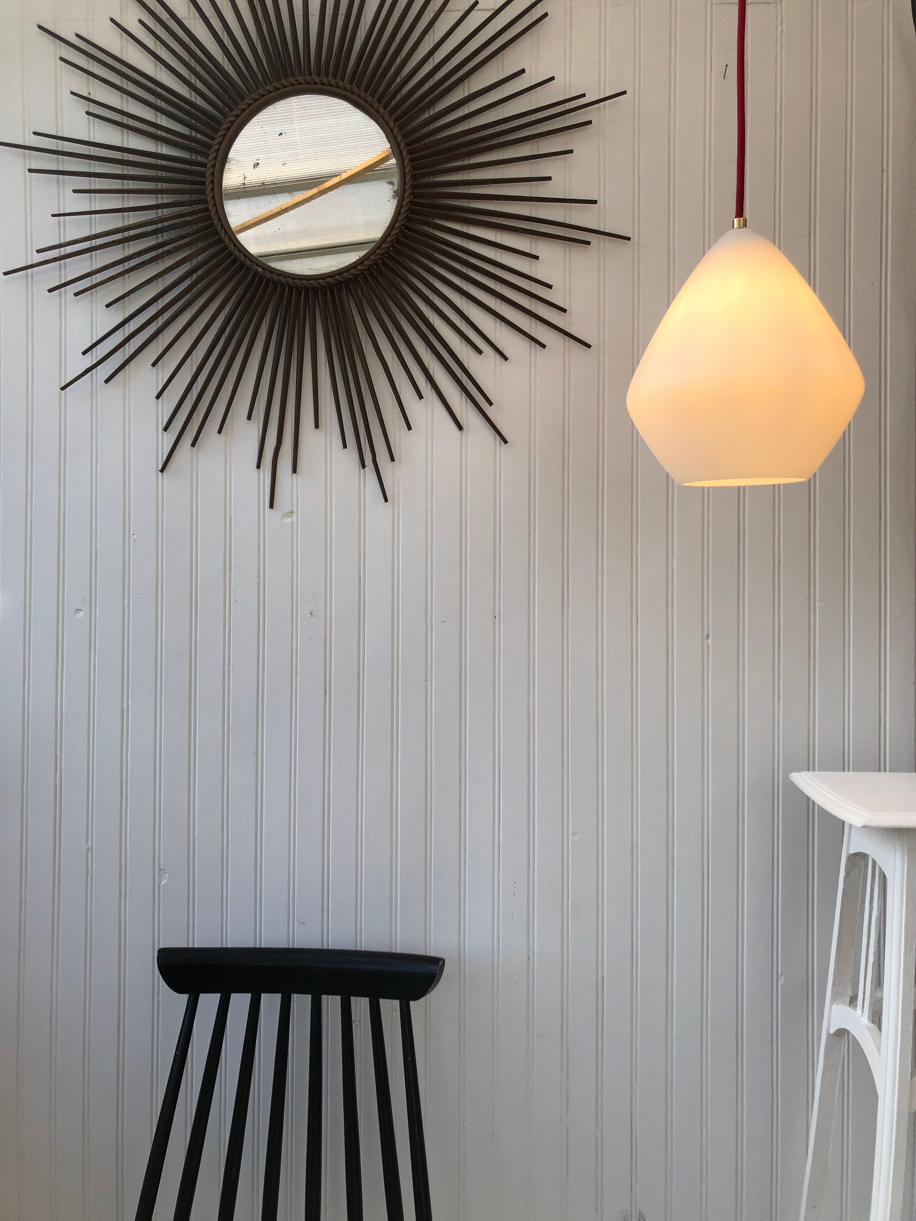 White opaline suspension