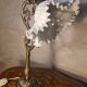 Lampe en bronze et abat-jour en opaline blanche, 1900