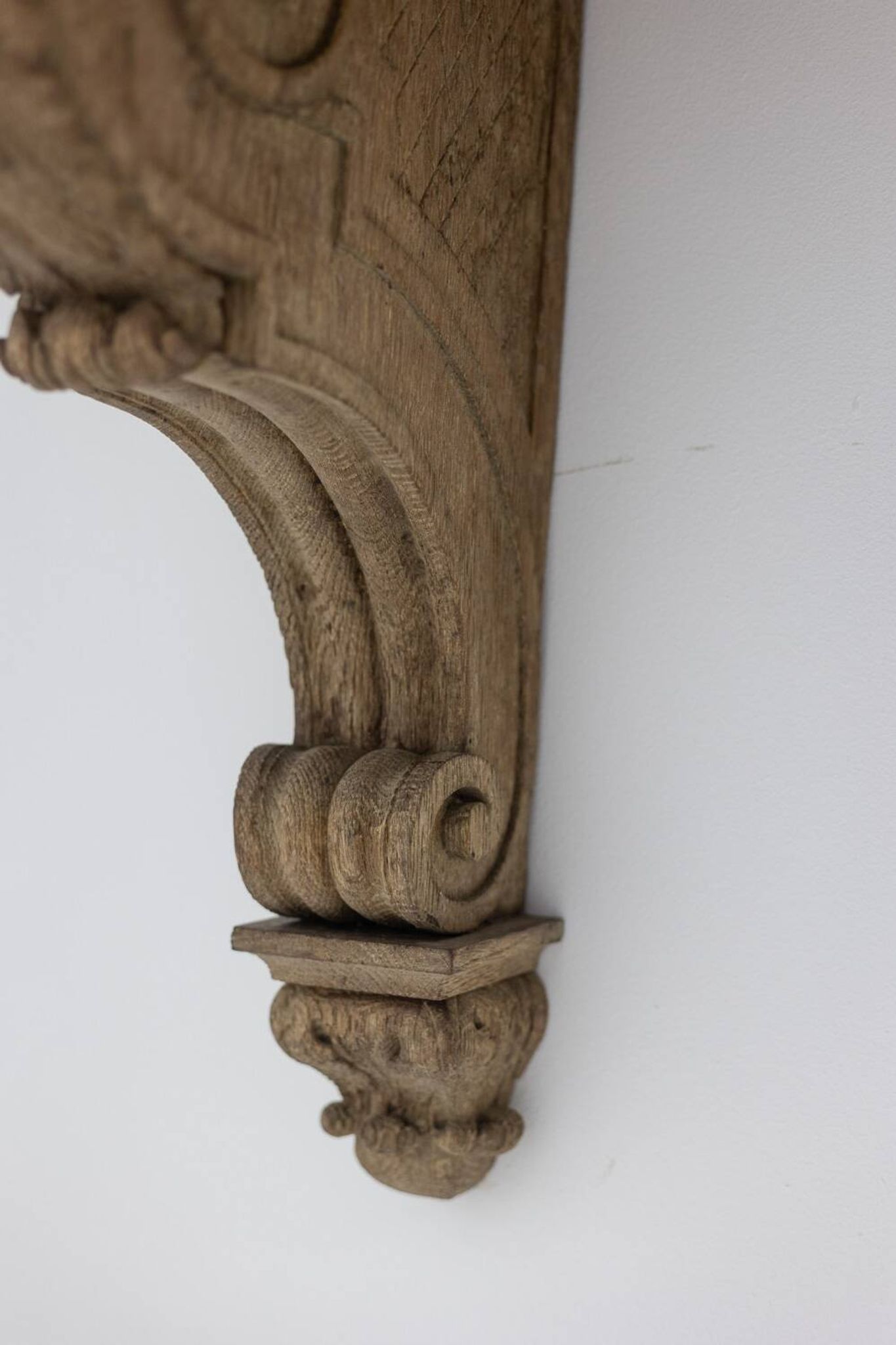 Jean-Charles Moreux. Console in carved oak and marble. 1940s.