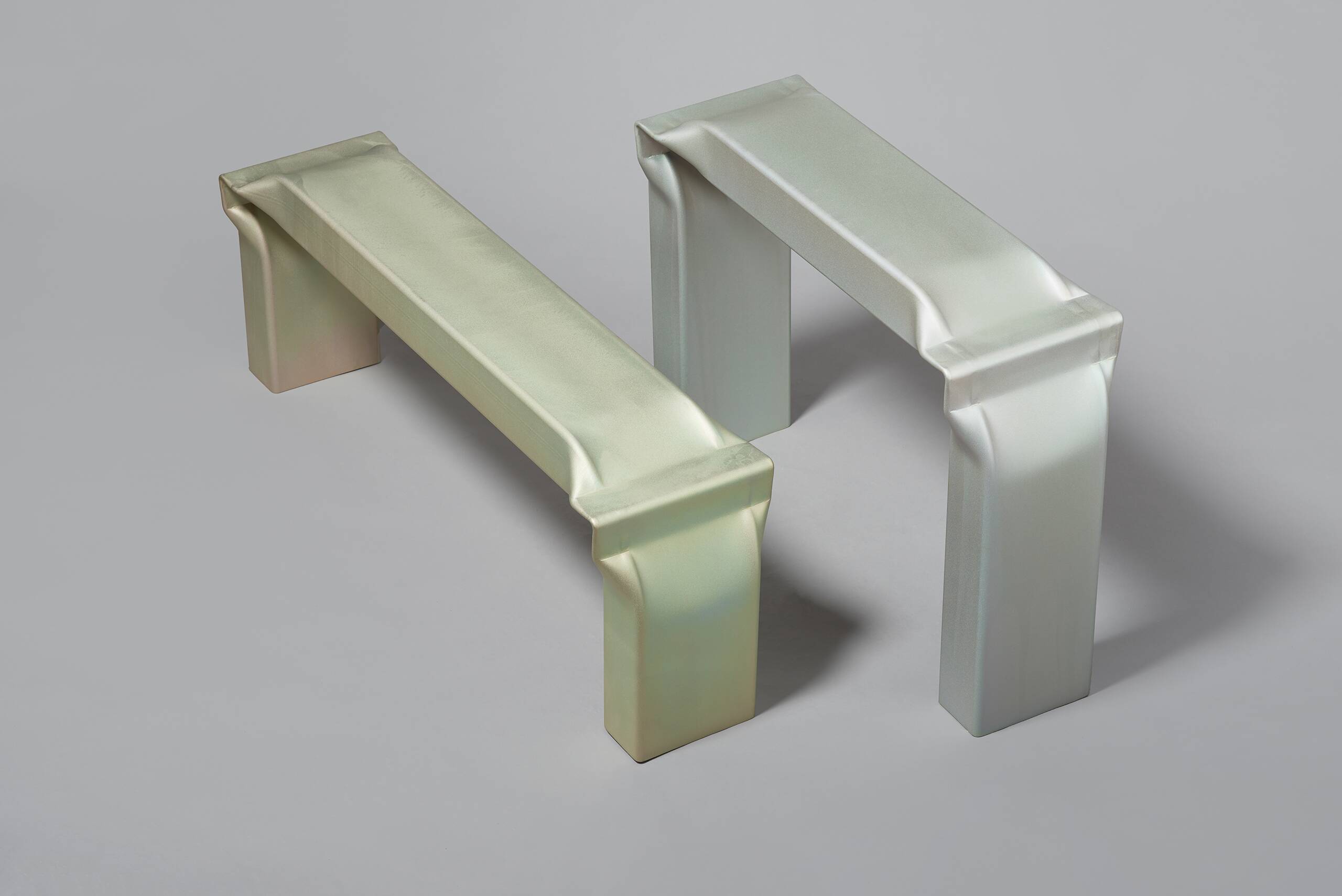 "Tube stool" bench in galvanized steel