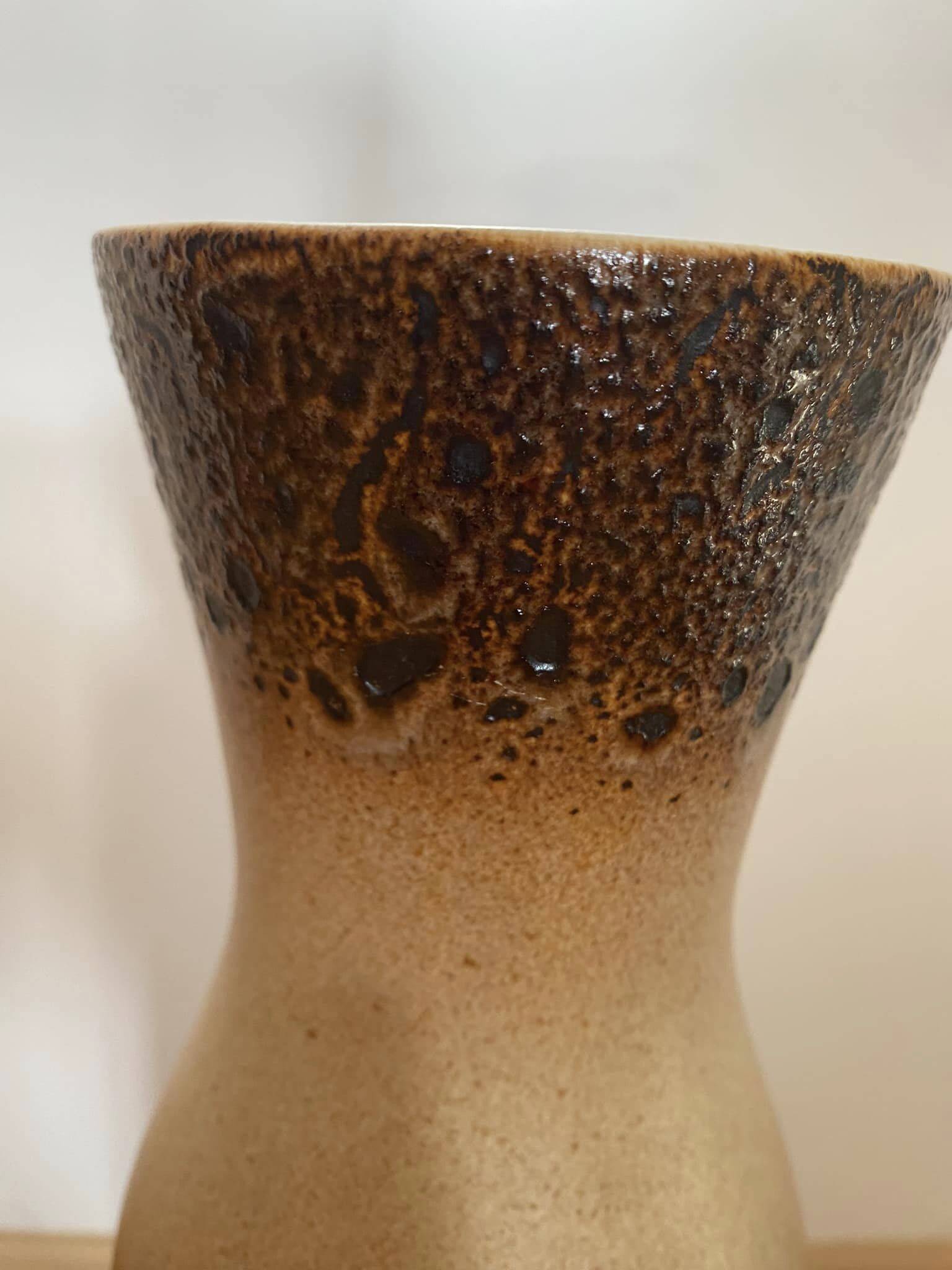 Vase en céramique style Fat Lava de Saint Clément numéroté 9082