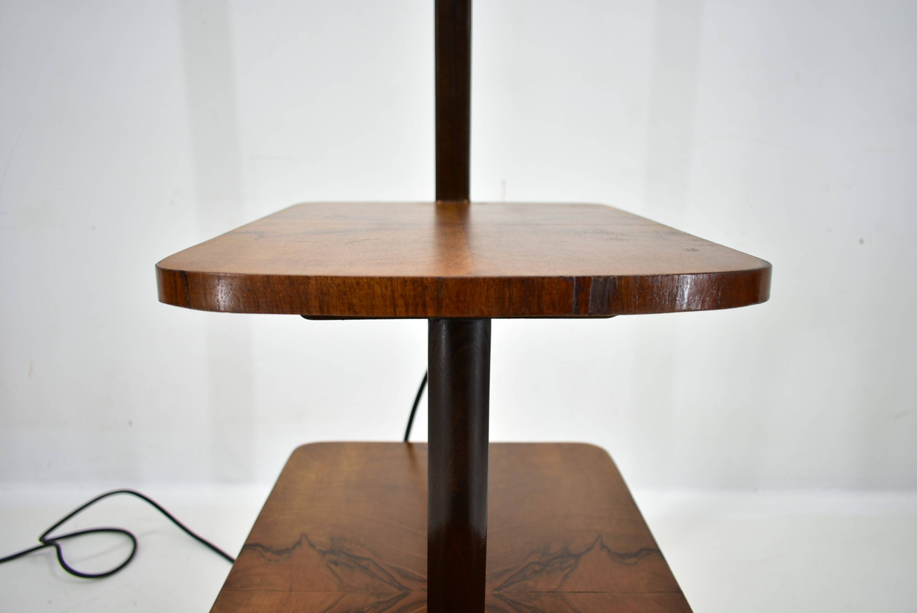 Lampe de sol Art Déco par Jindrich Halabala, années 1940.