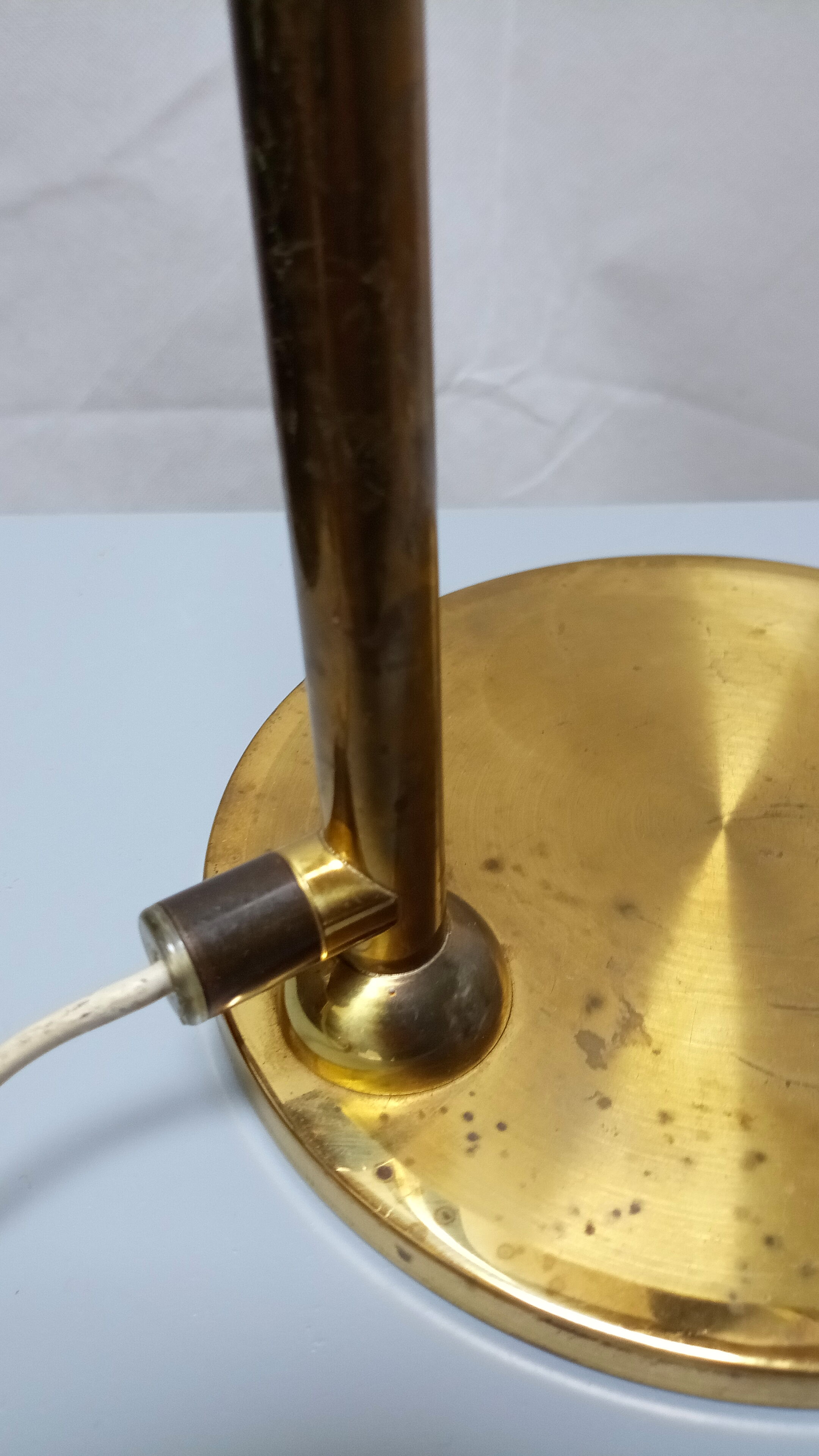 Lampe de table suédoise d’öia en laiton