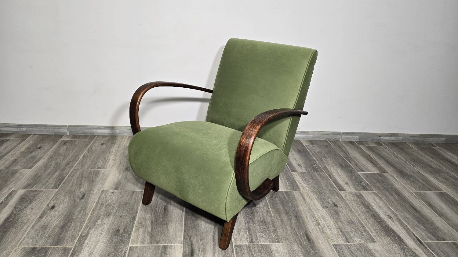 Art Deco Lounge Chair by Jindrich Halabala, 1940s