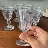 Set of 7 Caron model wine glasses in Baccarat flat-sided crystal