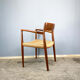 Fauteuil danois par Niels Otto Møller, teck et corde à papier, années 1960.