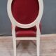 Chaise laquée blanche de style Louis XVI