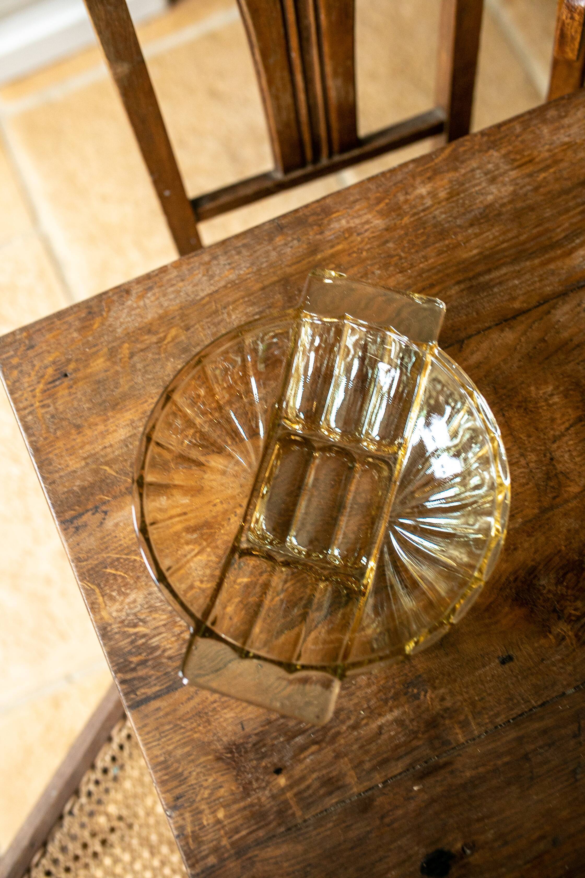 The iridescent glass dish