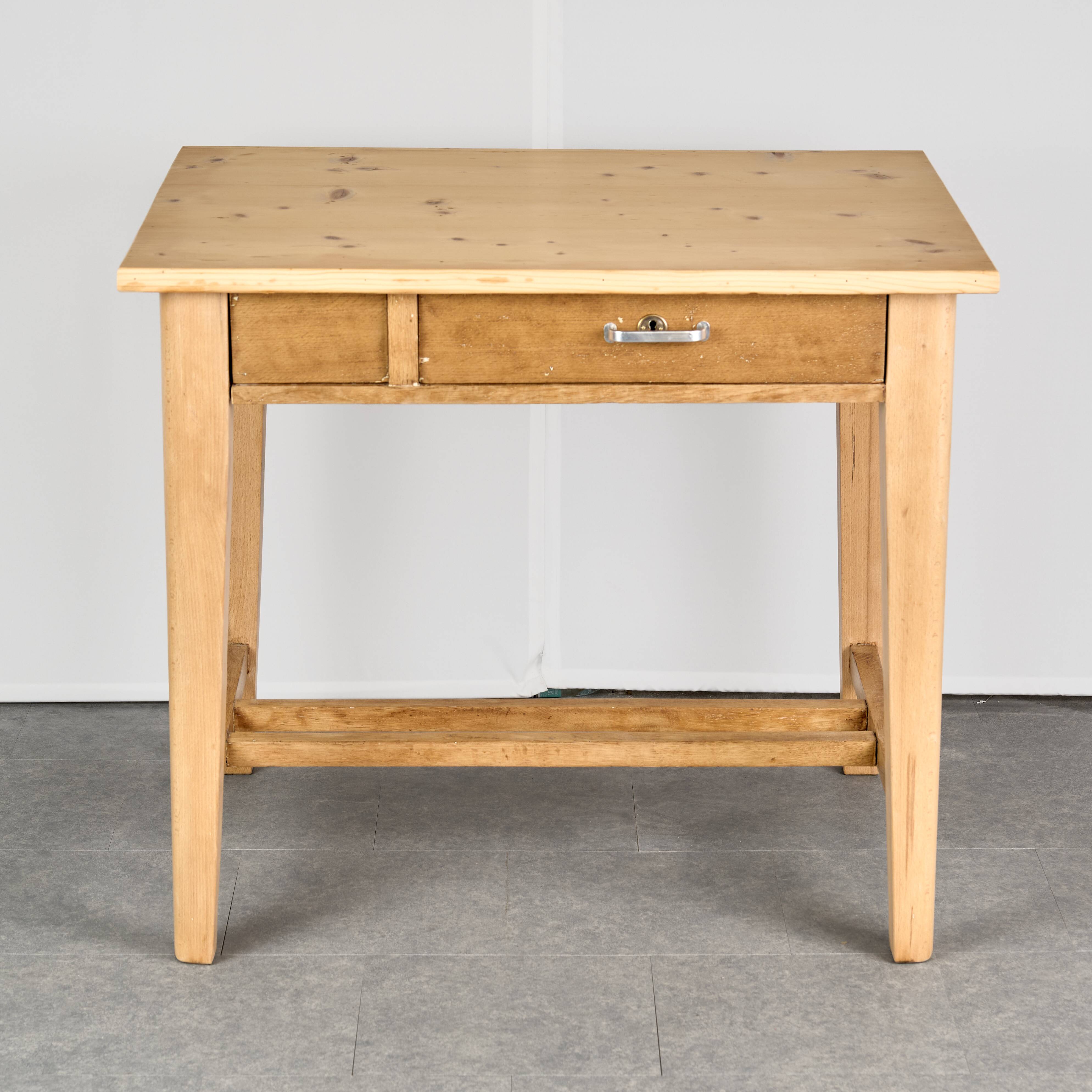 Table en bois vintage, Tchécoslovaquie