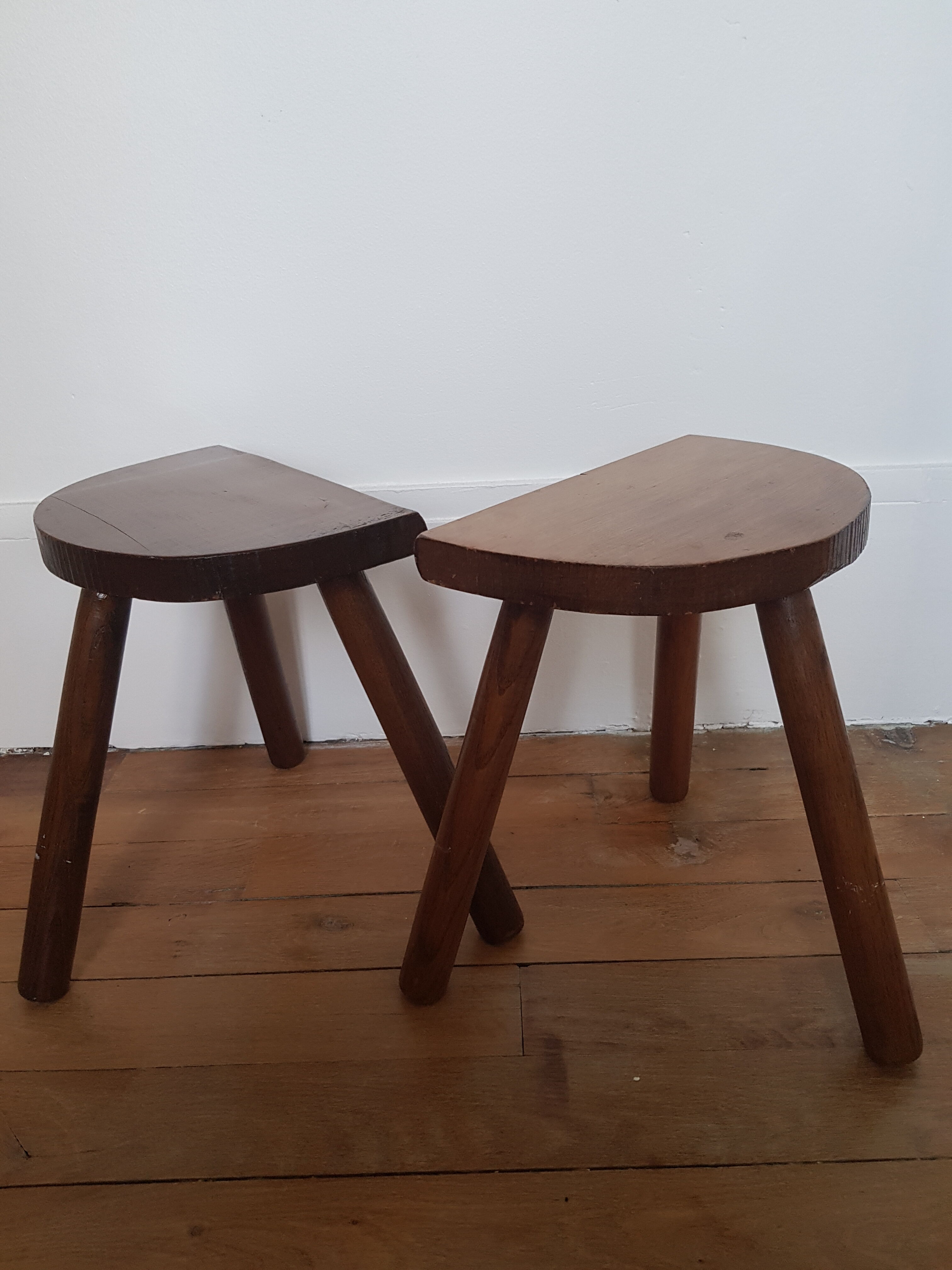 Set of 2 tripod stools