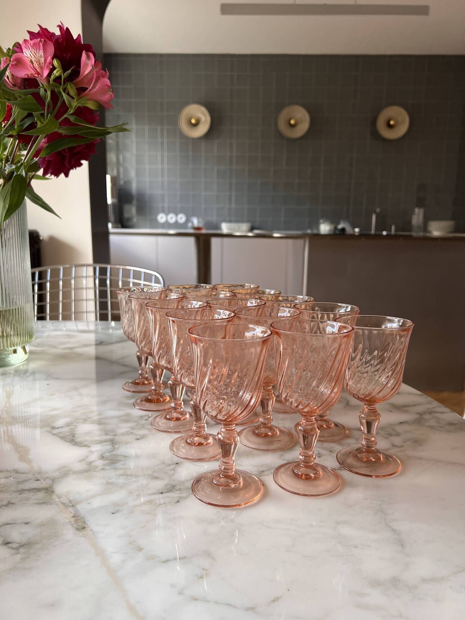 Set of 15 Arcoroc pink wine glasses