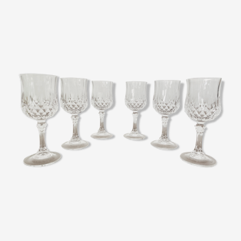 Set of 6 glasses with chiseled feet