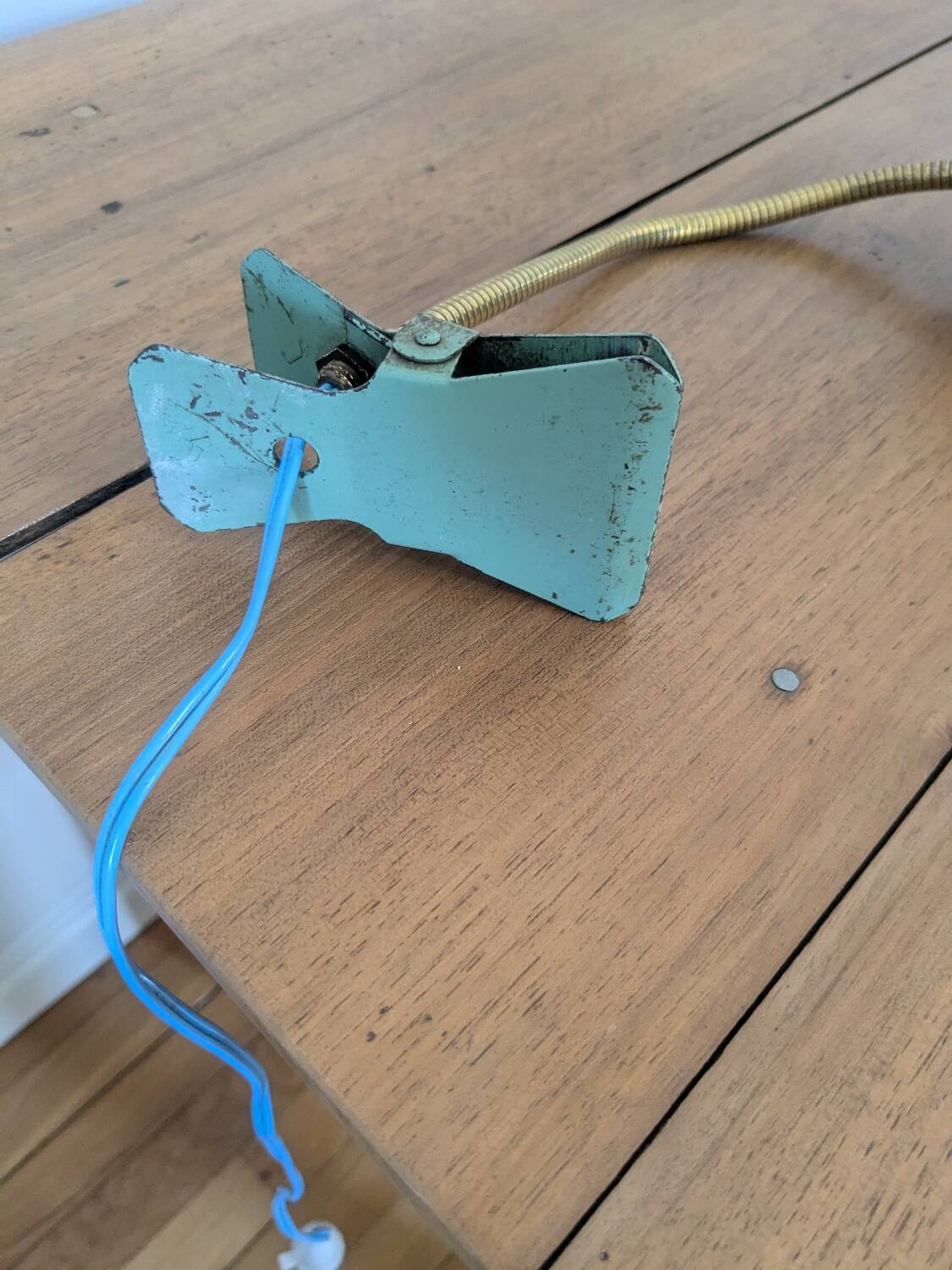 Vintage clip-on casserole lamp