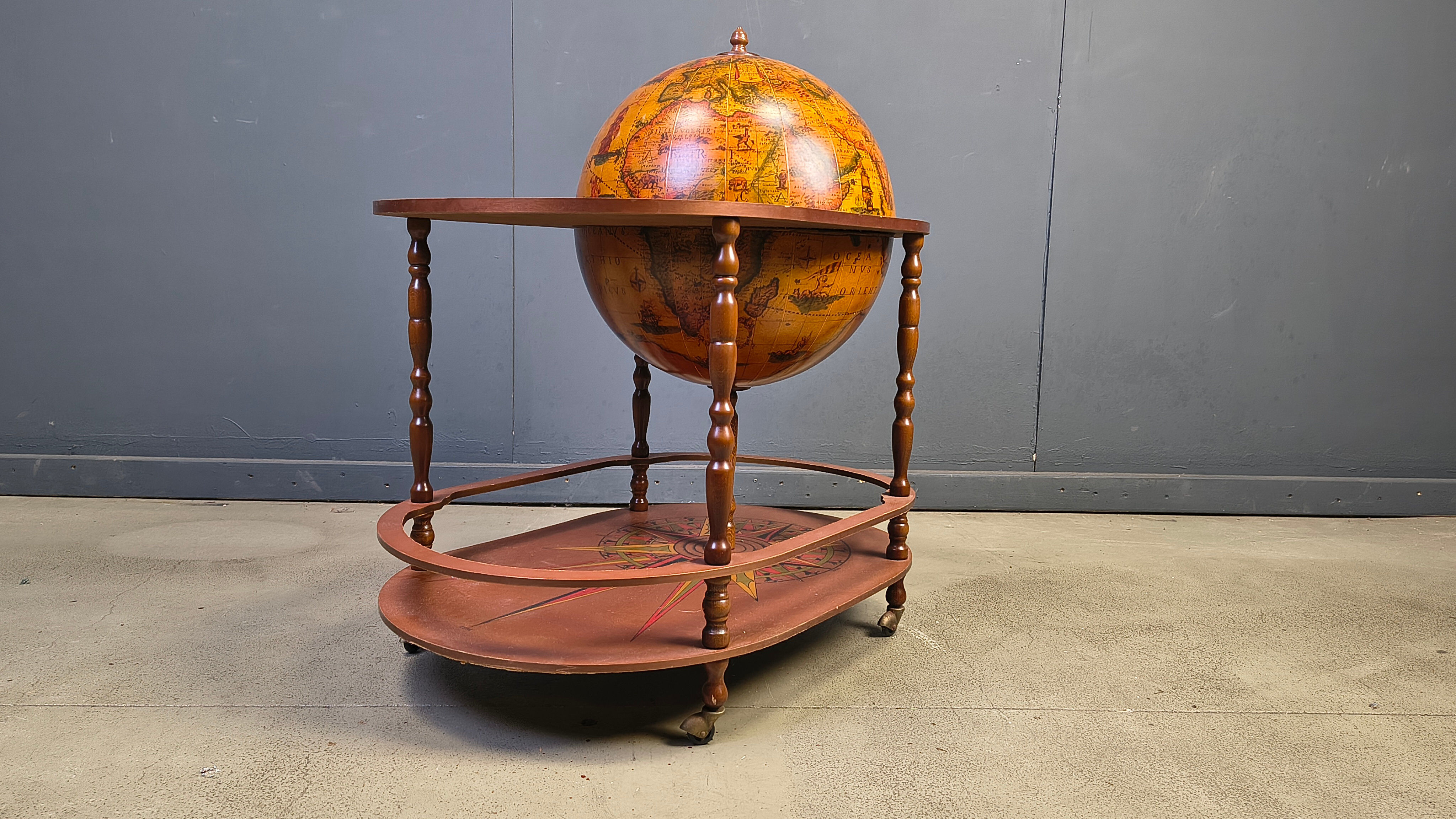 Bar globe vintage, années 1970