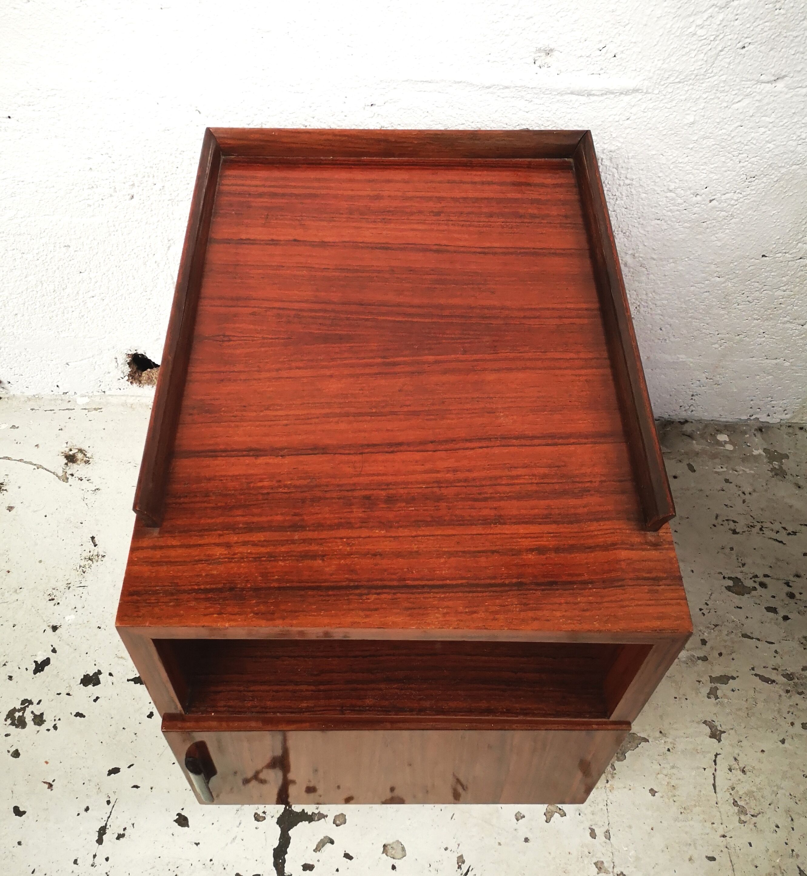 Bedside table annees 30