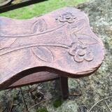 Banc art populaire en bois sculpté