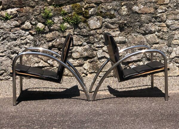 Paire de 2 fauteuils format atypique bois, chrome et cuir vintage 1980