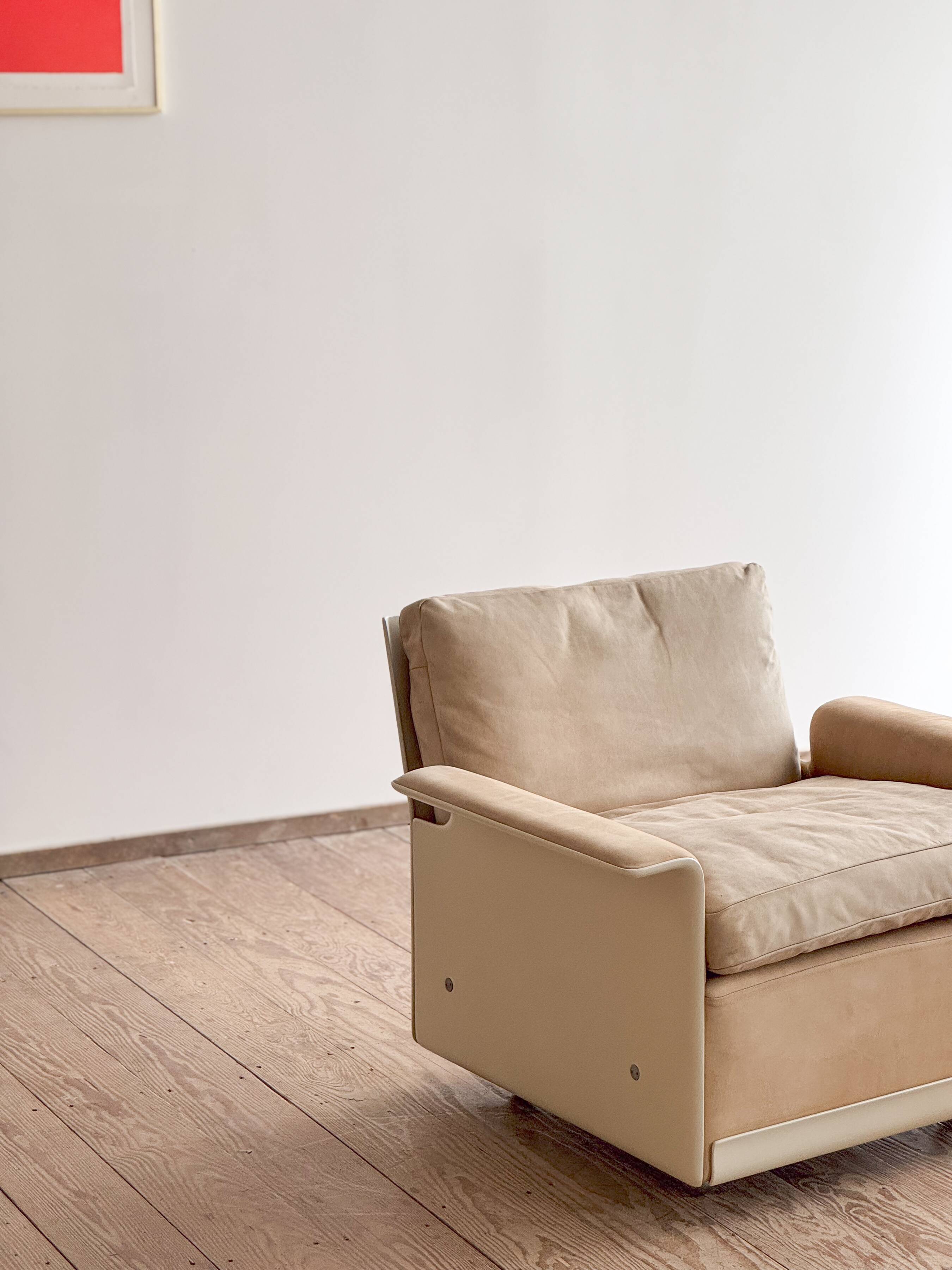 Fauteuil design 620 en cuir suédé beige par Dieter Rams, Vitsœ, Mid-Century
