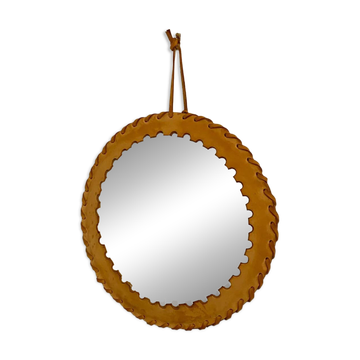 Round leather saddle mirror