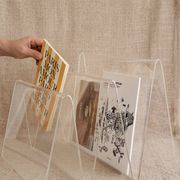 Magazine rack in zigzag plexiglass from the 80s/90s.