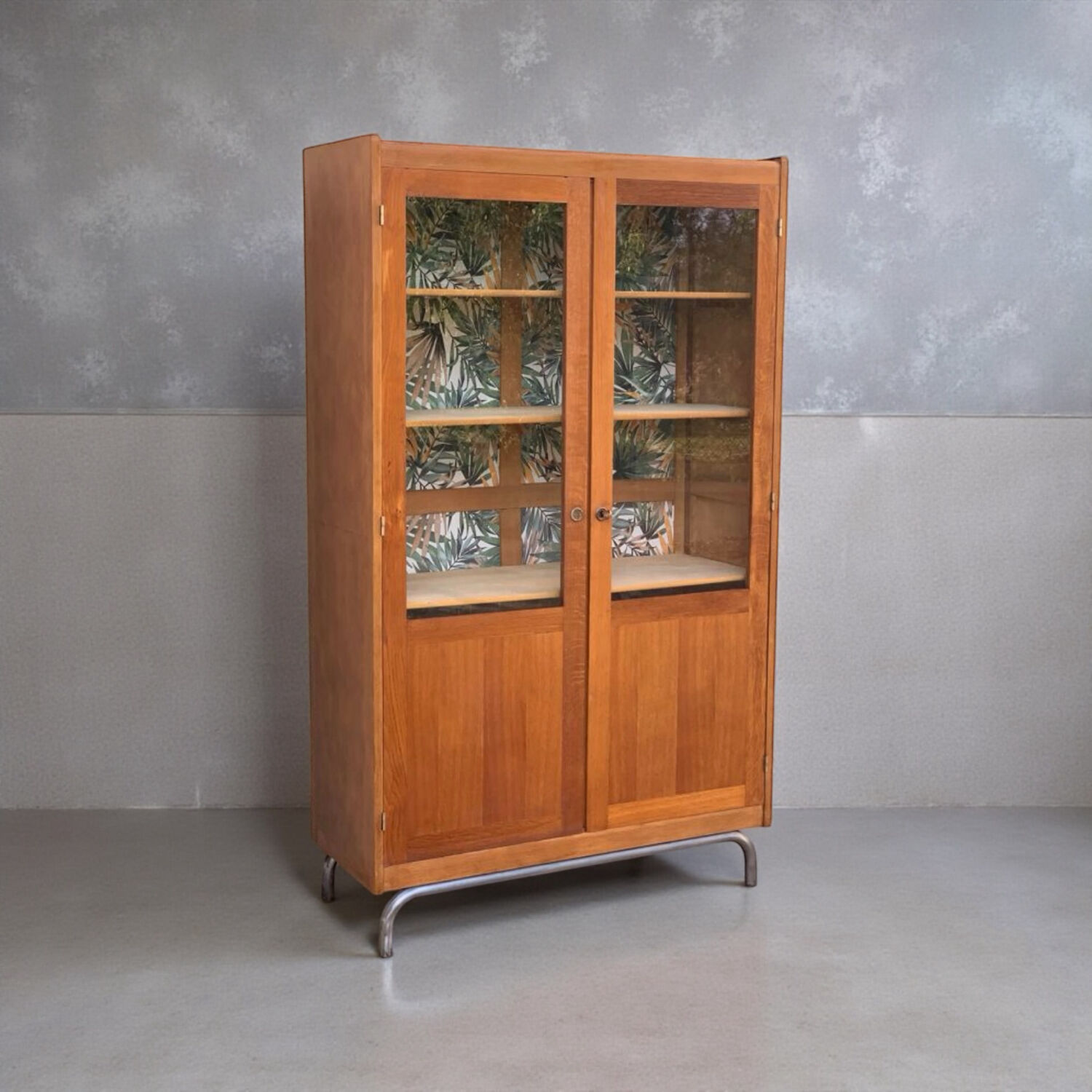 Glass cabinet from a primary school, 1950.