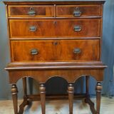 Nineteenth century English tirroir cabinet