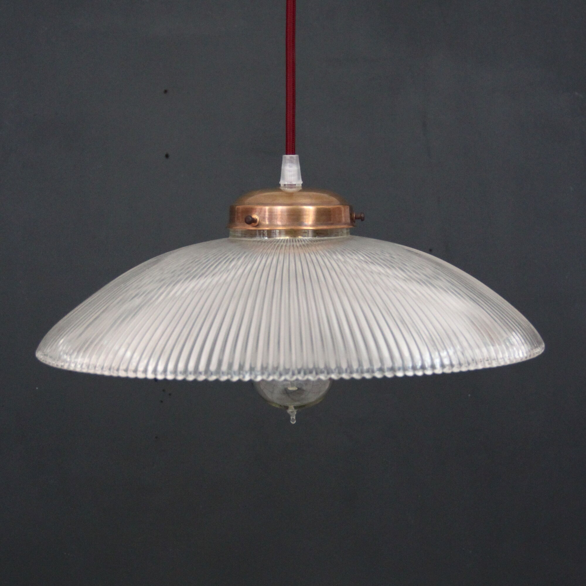 Suspension old striated glass