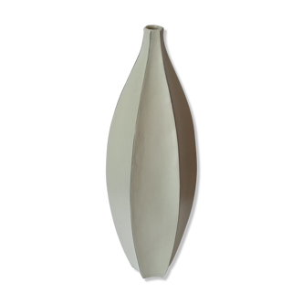 Vintage soliflore vase in Bakelite