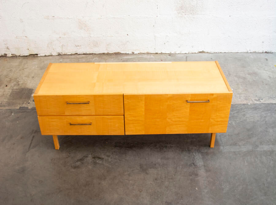 Low mini sideboard