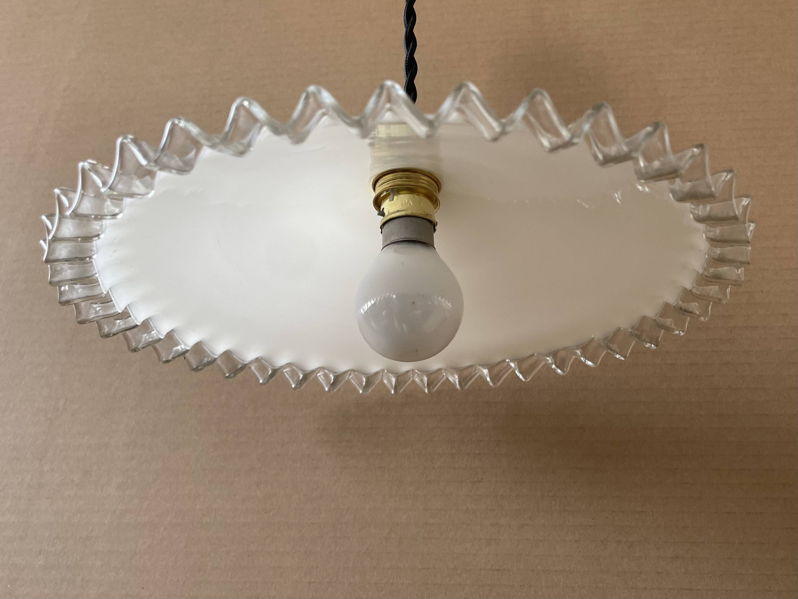 Suspension opaline ancienne